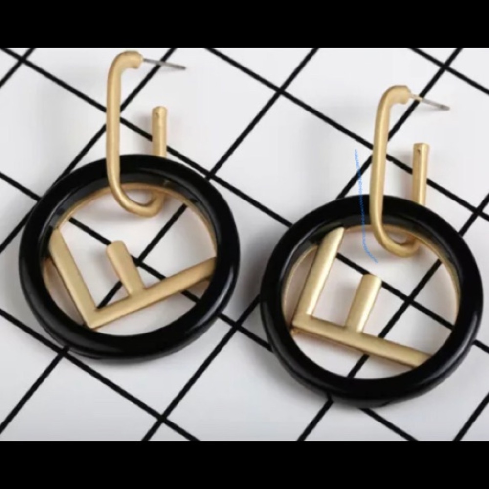 F logo black paper clip earrings